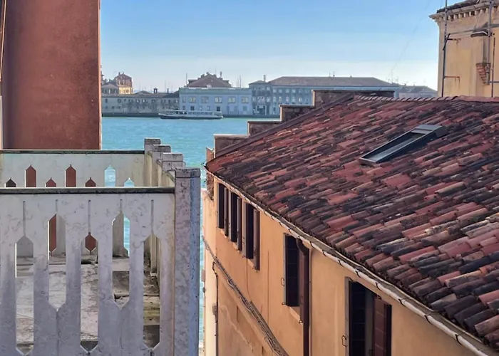 Zattere - Casa Gardella Venedik